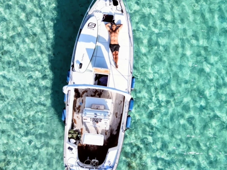 Pronajmout si Cantiere Sabatini Altair 25, 8 metri v Porto San Paolo