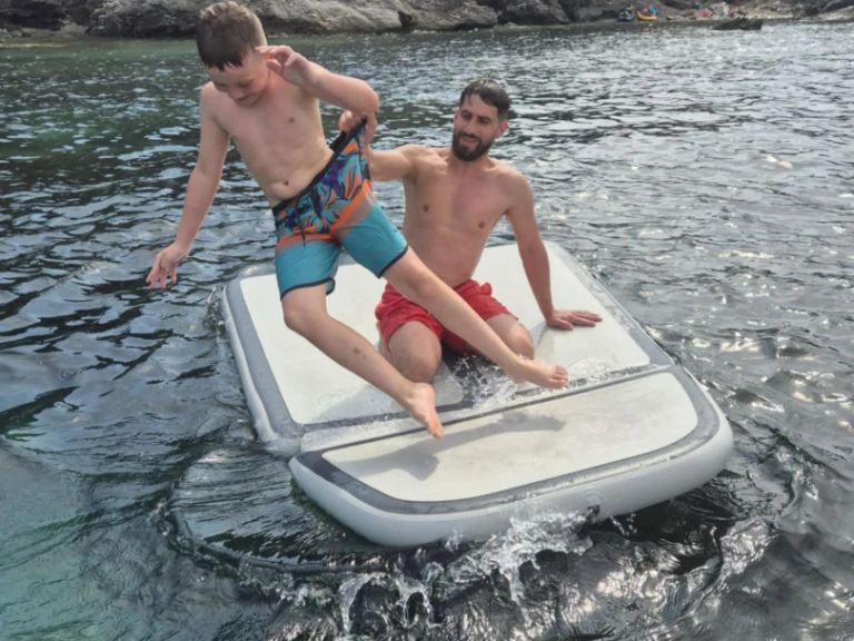 Pronájem Motorová loď Fun Yak s licencí
