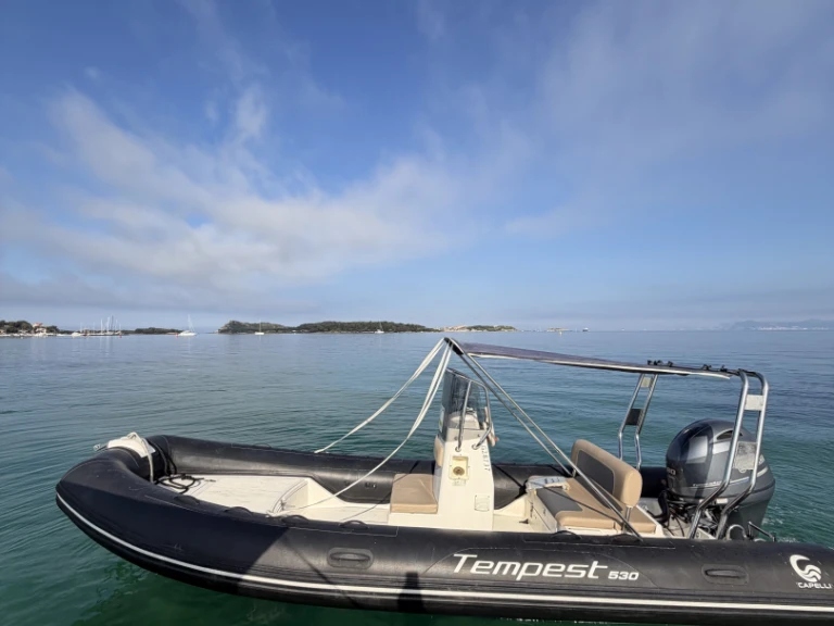 Pronajmout si Capelli Tempest 530 v Six-Fours-les-Plages