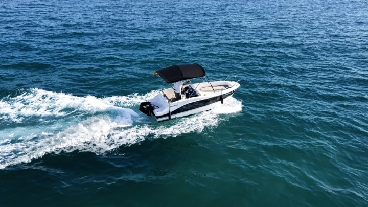Pronajmout si Quicksilver Activ 455 Open v Sitges