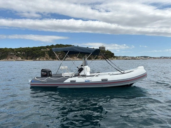 Pronájem lodi Palamos lákavé ceny Aura 520