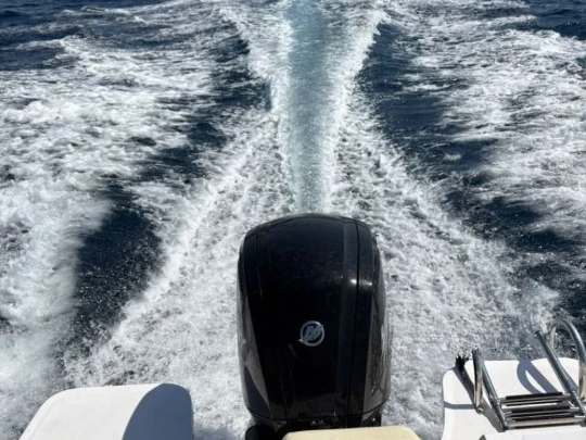 Motorová loď k pronájmu v Port de Palamós za nejlepší cenu