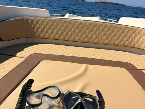 Motorová loď k pronájmu v Saint Paul's Bay za nejlepší cenu