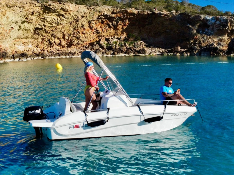 Pronajmout si Remus Remus 450 open v Sant Antoni de Portmany