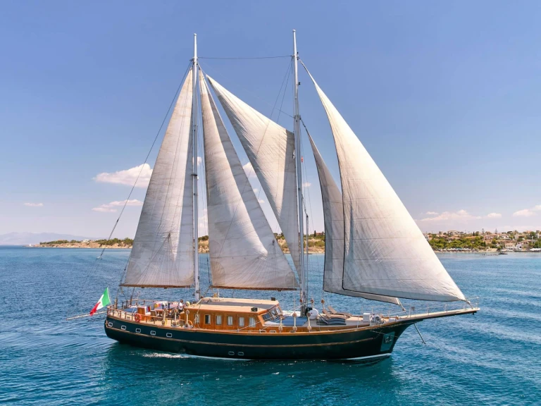  Ege Yat Motor Sailer jednotlivci a charterové společnosti v Alimos
