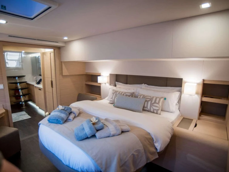 Pronajmout Katamarán se skipperem či ne Fountaine Pajot v Piraeus