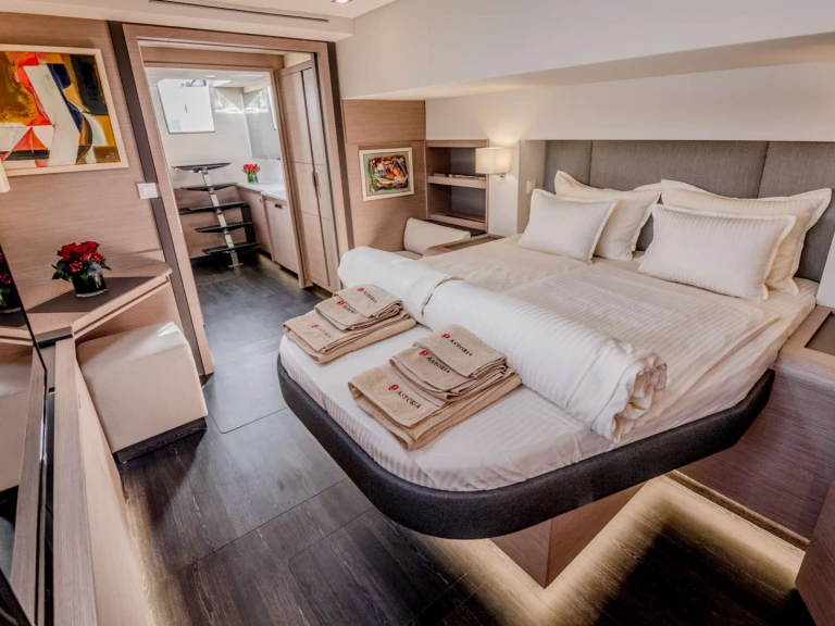 Pronájem jachty v Piraeus -Fountaine Pajot Fountaine Pajot Samana 59 (5 cab) na Samboatu