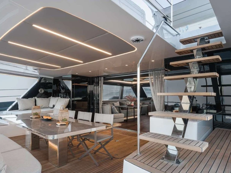 Pronajmout si Sunreef Sunreef 70 Power v Alimos