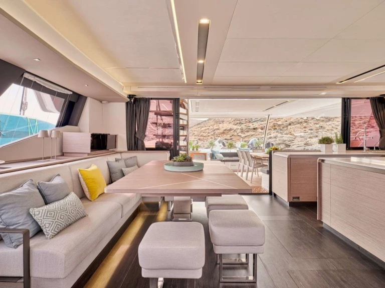 Pronájem Katamarán Fountaine Pajot s licencí