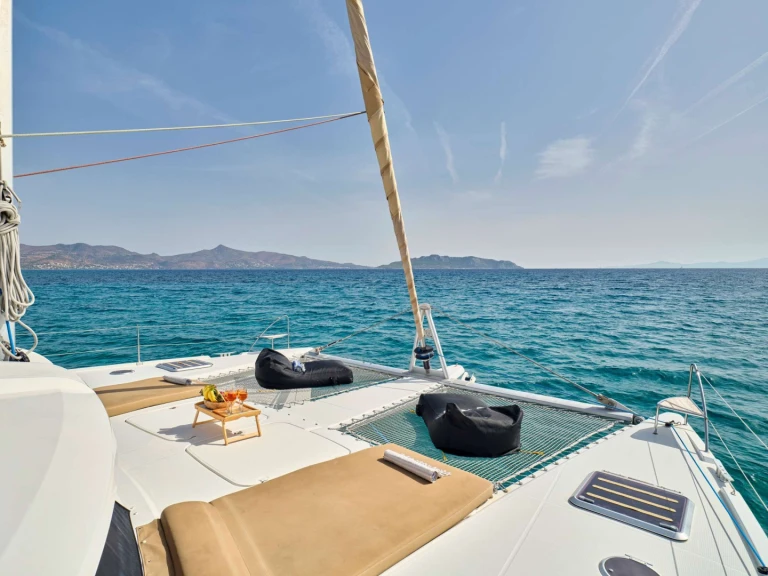 Pronájem Katamarán v Nea Peramos -Fountaine Pajot Fountaine Pajot Sanya 57 (5 cab)