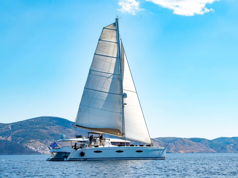 Pronájem Katamarán Fountaine Pajot s licencí