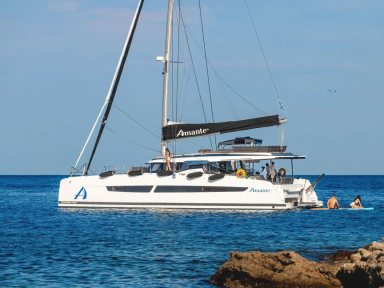 Pronajmout si Fountaine Pajot Aura 51 v Kos