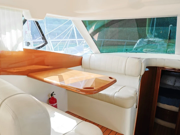 Pronájem lodi Vigo lákavé ceny Prestige 460 Fly