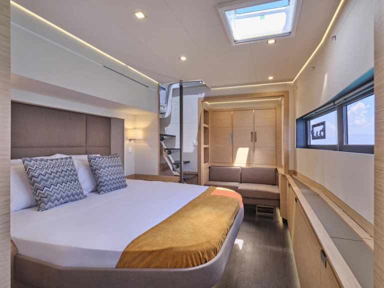 Pronajmout Jachta se skipperem či ne Fountaine Pajot v Gouvia