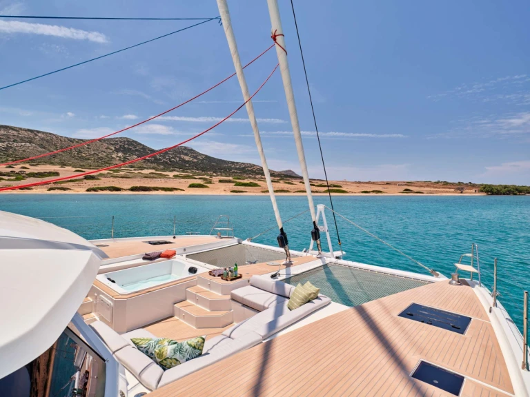 Pronajmout si Fountaine Pajot Fountaine Pajot Alegria 67 (4 cab) v El Gouna