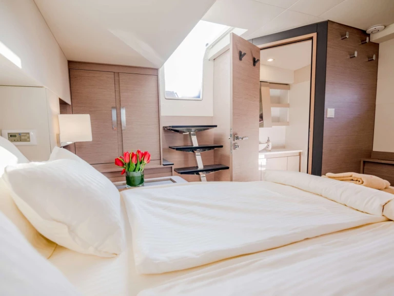 Pronájem Katamarán Fountaine Pajot s licencí