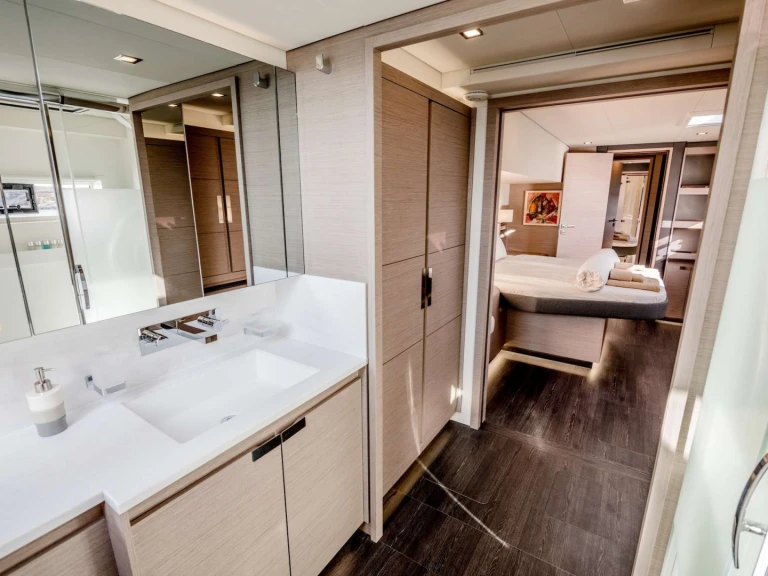 Pronajmout si Fountaine Pajot Fountaine Pajot Samana 59 (5 cab) v Piraeus