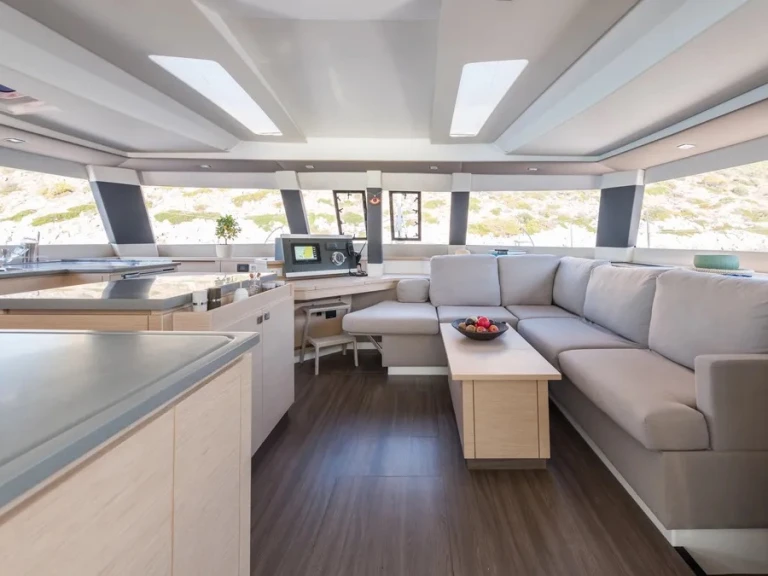 Pronajmout Katamarán se skipperem či ne Fountaine Pajot v Piraeus