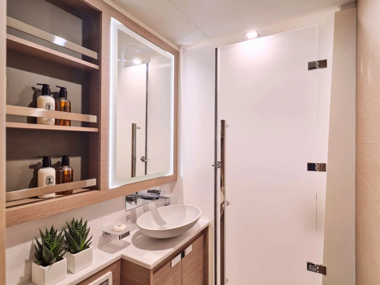 Fountaine Pajot Fountaine Pajot Alegria 67 (5 cab) jednotlivci a charterové společnosti v Nea Peramos