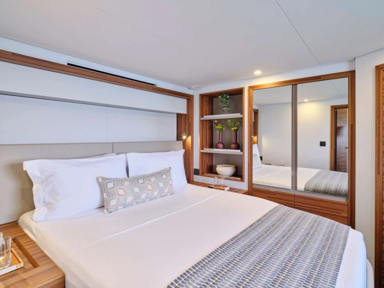 Pronajmout si Fountaine Pajot Fountaine Pajot Thira 80 v Nea Peramos