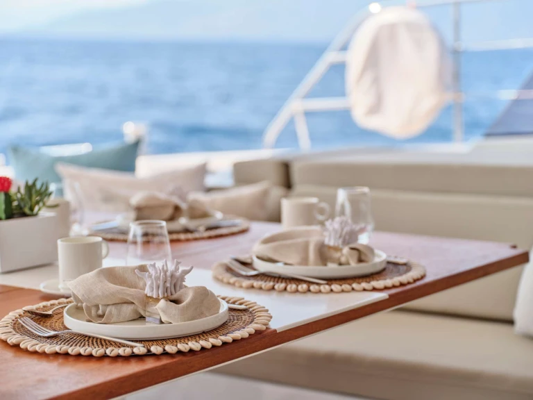 Pronájem lodi Palaio Faliro lákavé ceny Fountaine Pajot Power Alegria 67 (4 cab)