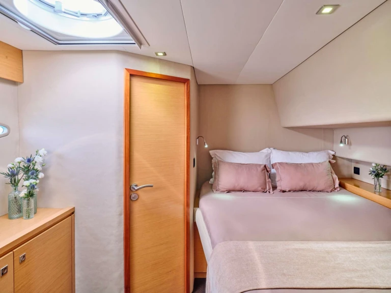 Pronájem Katamarán v Nea Peramos -Fountaine Pajot Fountaine Pajot Sanya 57 (5 cab)