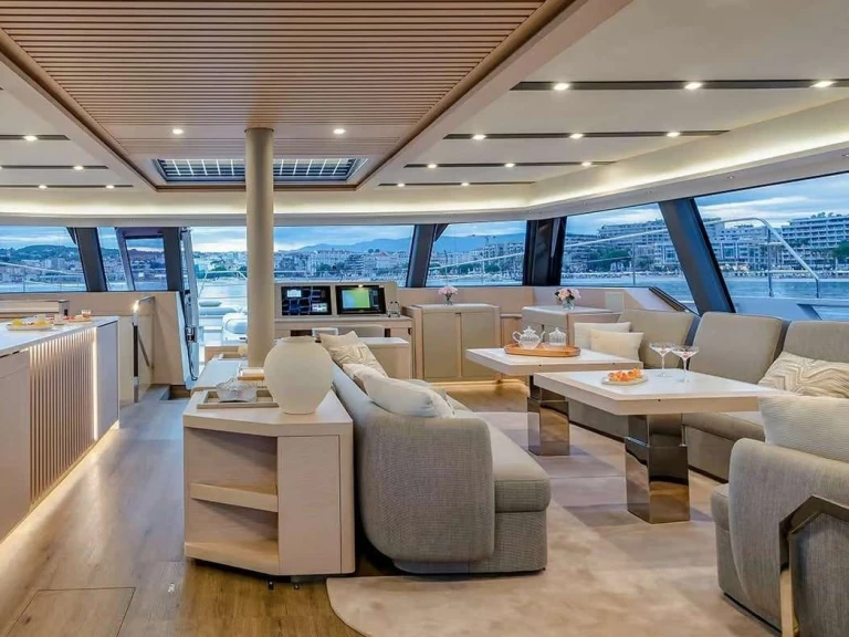Pronajmout Katamarán se skipperem či ne Fountaine Pajot v Kallithéa