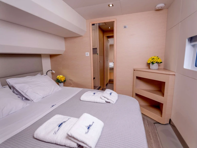 Fountaine Pajot Fountaine Pajot MY 44 jednotlivci a charterové společnosti v Nea Peramos
