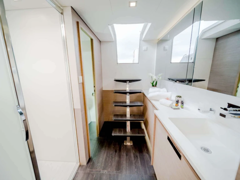 Pronájem Katamarán Fountaine Pajot s licencí