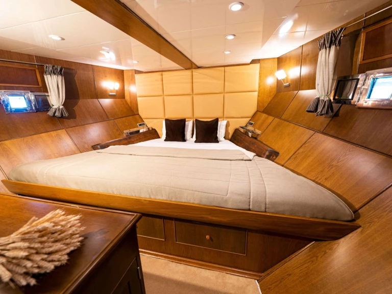 Pronájem jachty v Nea Peramos - Motor sailor na Samboatu
