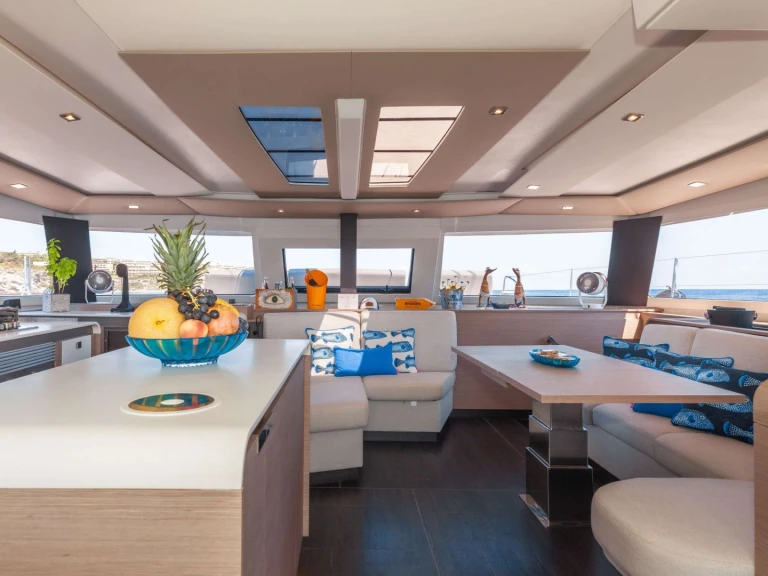 Pronájem Katamarán Fountaine Pajot s licencí
