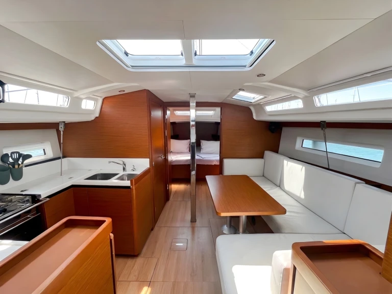 Jeanneau Sun Odyssey 440 jednotlivci a charterové společnosti v Pula