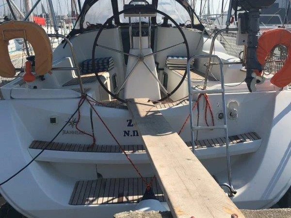 Jeanneau Sun Odyssey 36i jednotlivci a charterové společnosti v Nea Peramos