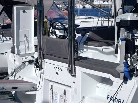 Pronajmout si Dufour Dufour 44 v Lavrio