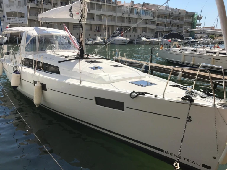 Pronajmout si Bénéteau Oceanis 41.1 v Empuriabrava