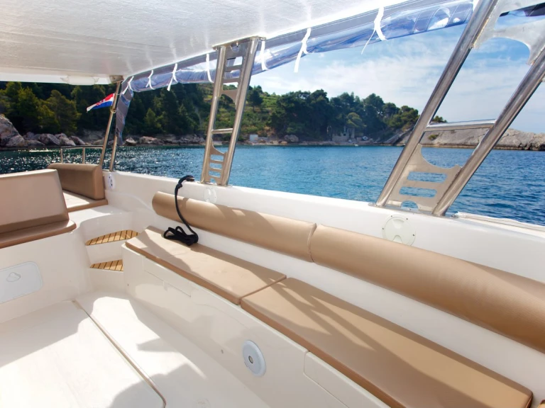 Pronájem jachty v Hvar  -Aqua-Sport Enzo 35 na Samboatu