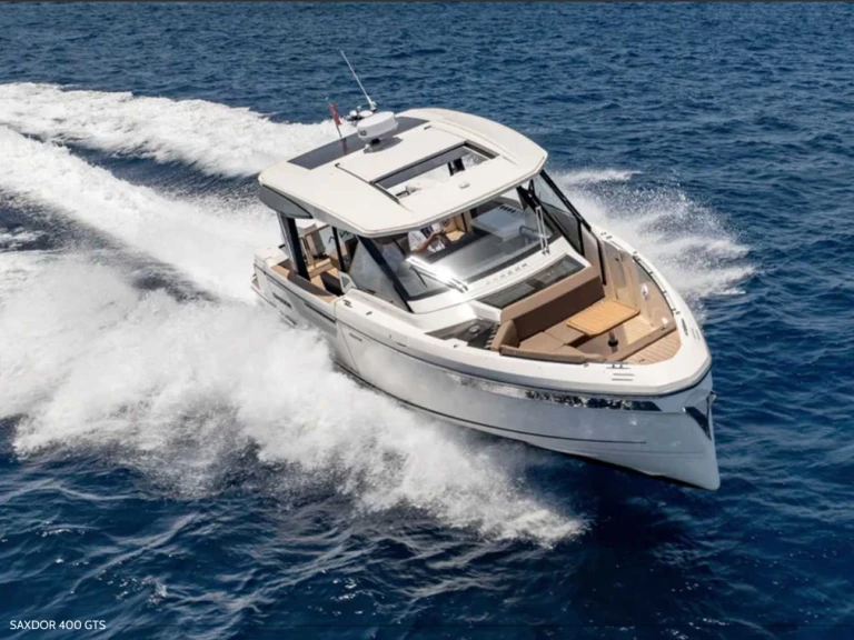 Saxdor SAXDOR 400 GTS jednotlivci a charterové společnosti v Ibiza Town
