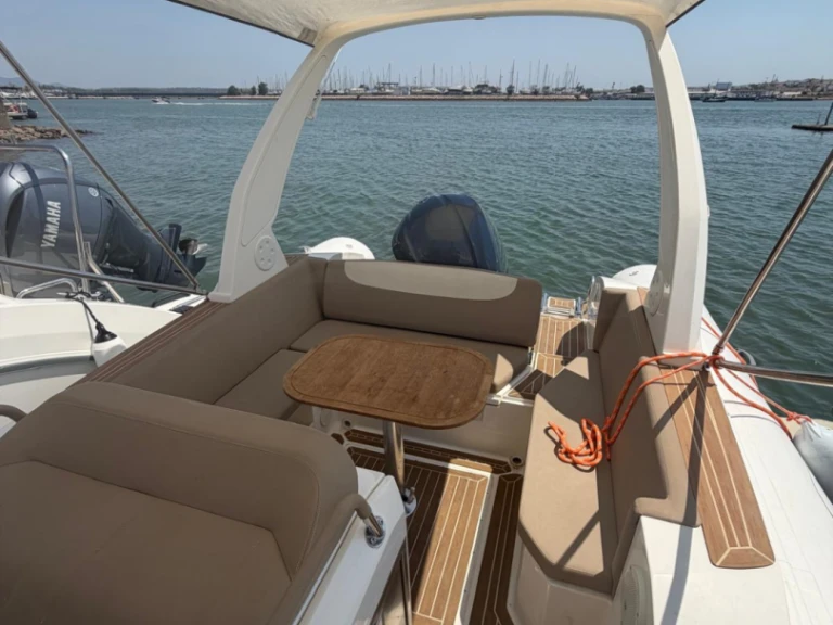 Pronájem jachty v Portimão -Capelli Tempest 850 na Samboatu