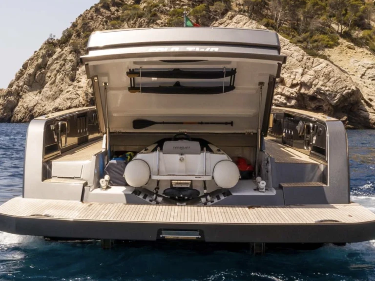 Pronájem Motorová loď Pardo Yachts s licencí