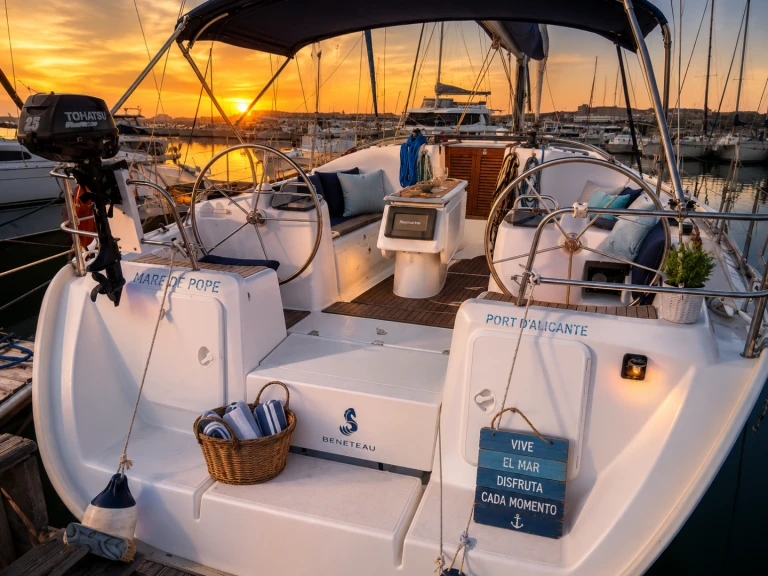 Pronájem lodi Bénéteau Cyclades 43.3 v Port d'Alicante na Samboatu