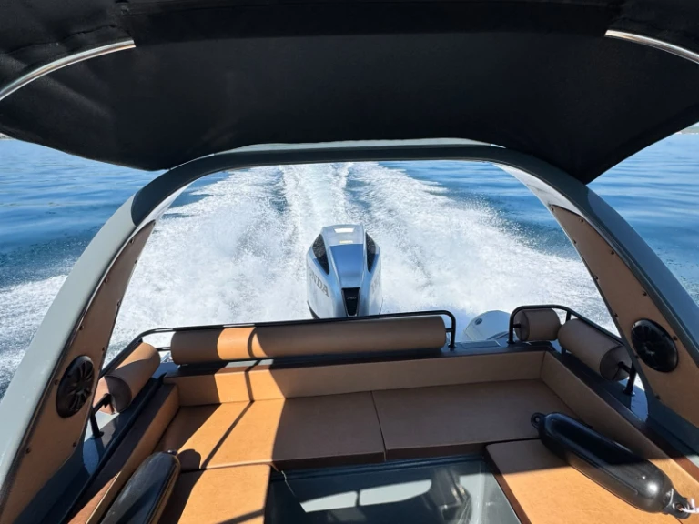 Pronájem Polotuhá loď Solemar s licencí
