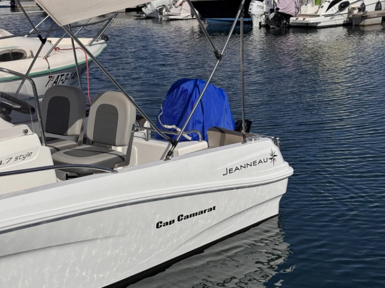Pronájem lodi Alicante lákavé ceny Cap Camarat 4.7 CC Style