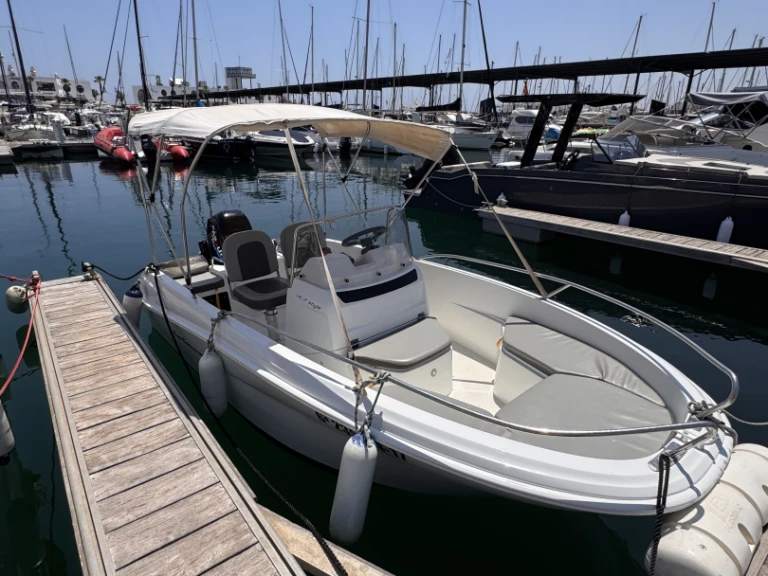 Pronájem lodi Jeanneau Cap Camarat 4.7 CC Style v Alicante na Samboatu