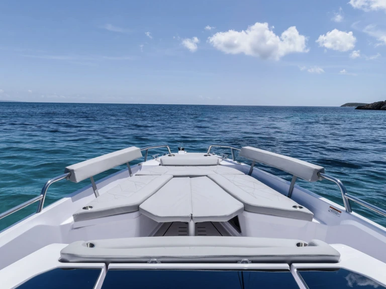 Pronájem lodi Monako lákavé ceny 28 T-Top