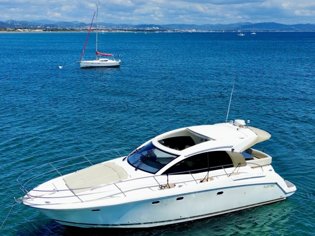 Pronájem lodi Jeanneau Prestige 38 S v Hyeres na Samboatu