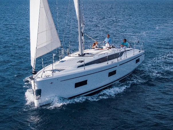 Pronájem jachty v Nidri -Bavaria Bavaria C42 na Samboatu