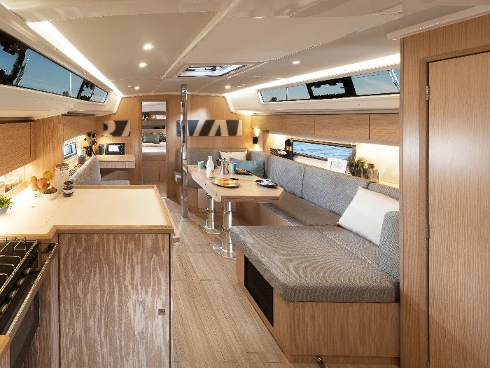Pronájem lodi Nidri lákavé ceny Bavaria C42