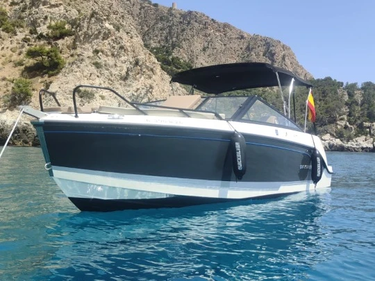 Quicksilver 605 CRUISER jednotlivci a charterové společnosti v Puerto Marina Benalmadena