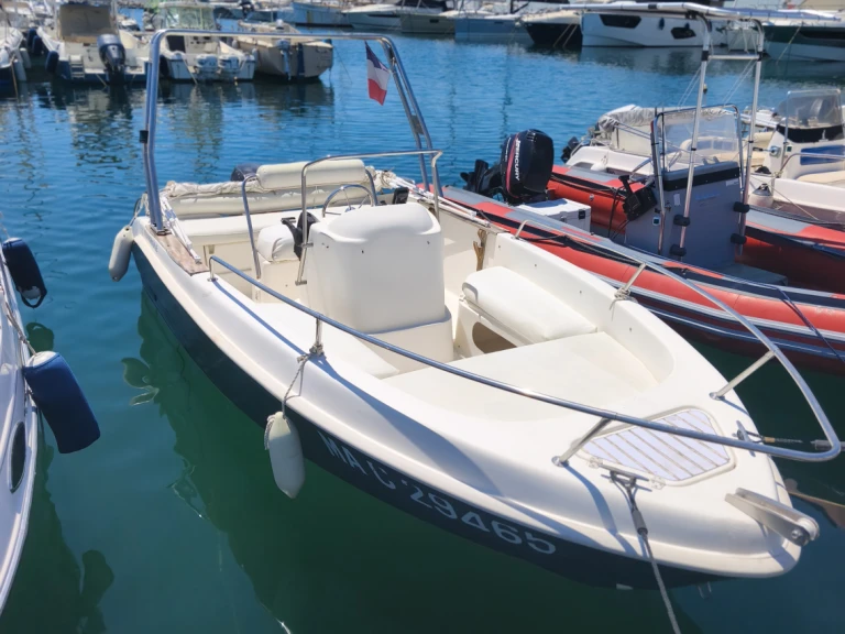 Pronájem lodi Saint Raphael lákavé ceny Fisherman 16