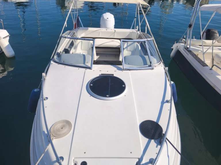 Pronajmout si Four Winns Sundowner 195 v Saint Raphael